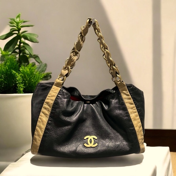 🔥 RARE Chanel Olsen Lambskin Hobo Bag - Picture 4 of 16